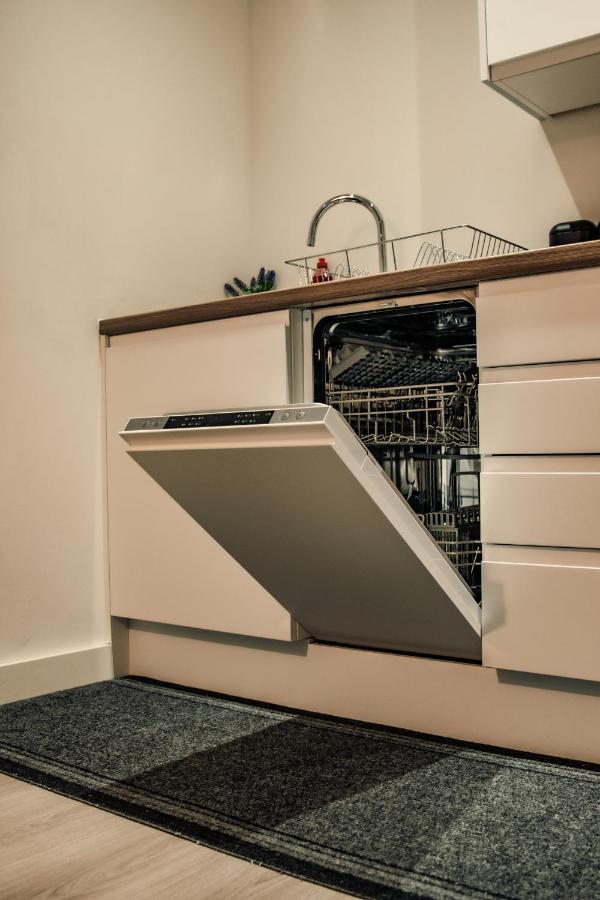 Bv Apartments Conditioning House Bradford Bradford  Bagian luar foto