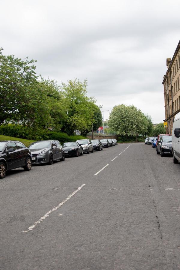 Bv Apartments Conditioning House Bradford Bradford  Bagian luar foto